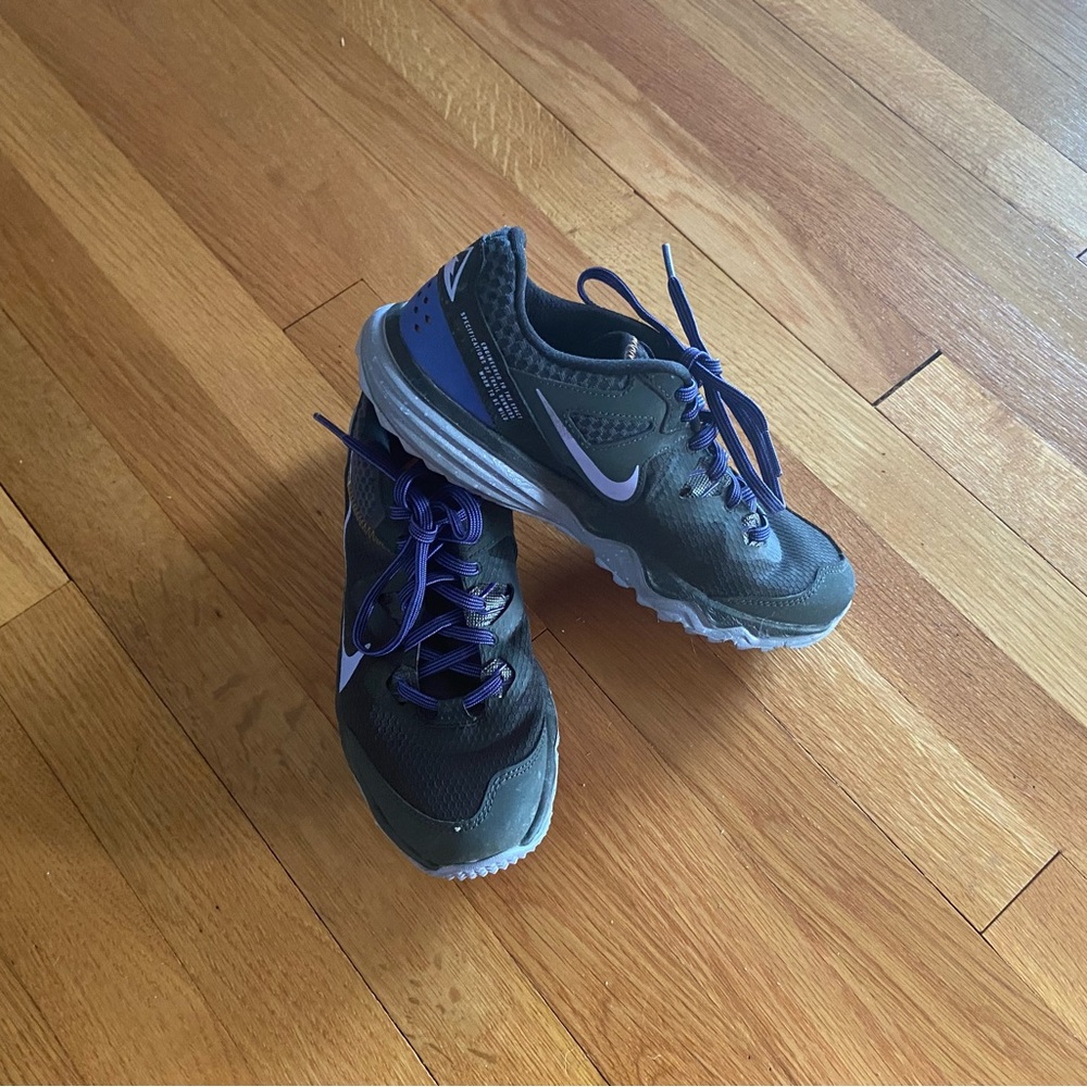 Nike Trail Sneakers